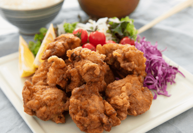 残業帰りの妻「ご飯できたよ」食卓についた瞬間⇒夫「バカにしてるの？」皿ごとゴミ箱に捨てた衝撃のワケ─
