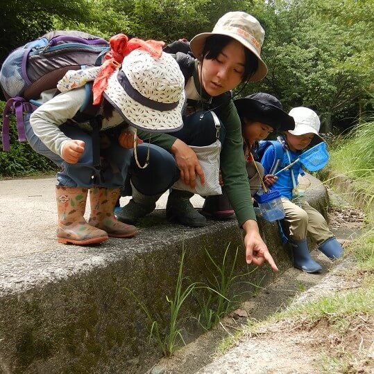 よそ見や寄り道が多くてなかなか進まないわが子に毎日イライラ…。大人が我慢するしかないの？