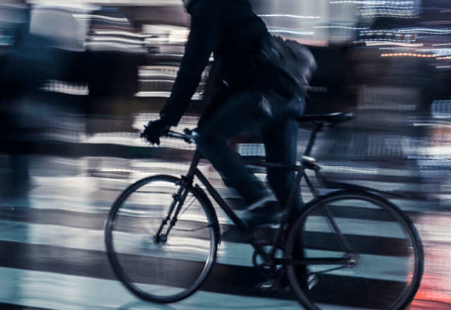 自転車で帰宅中…スーツ姿の男性を追い越した直後⇒『待て！！』全速力で追いかけられたワケ…