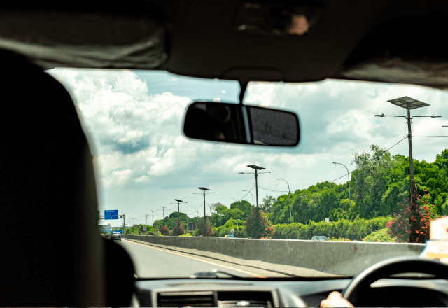 帰省帰り…「お義母さんの嫁いびりが辛い」と泣く妻を笑った結果⇒「降りて」SAで置き去りにされて―！？