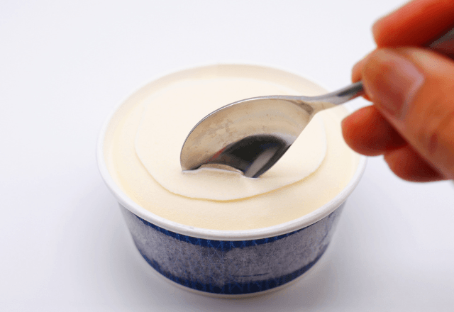 コンビニで…女性を助け“高級アイス”を貰った私。しかし数日後⇒別の場所で起きた【まさかの偶然】に「嘘でしょ？」