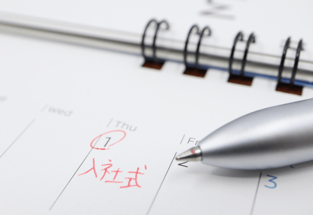 入社式からランチまで【親同伴】の新人！？翌日⇒社内で待ち受けていた【衝撃の光景】に「ウソでしょ…」