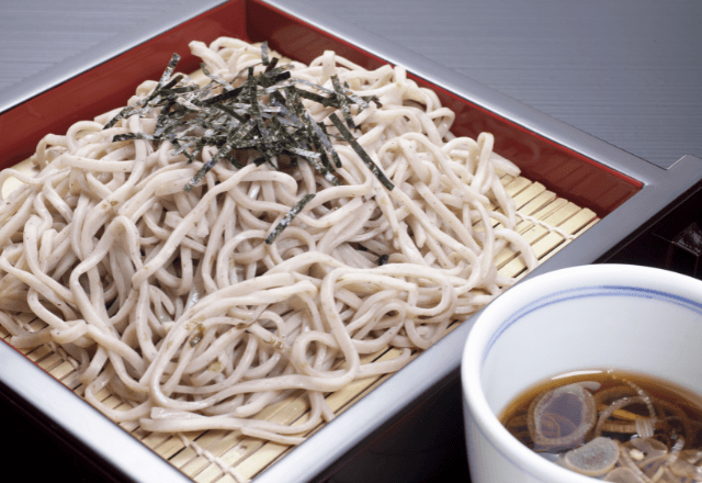 飲食店で…注文を忘れていた店員「すぐ作ります」直後⇒運ばれてきた【衝撃の料理】に「ウソでしょ…」