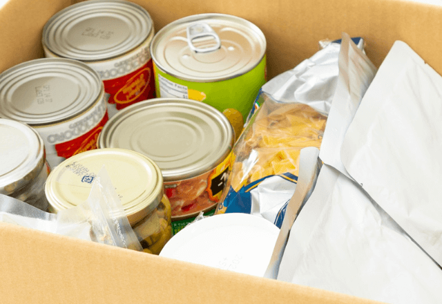 ”賞味期限切れ”の食品を送る義母…嫁「こういうの困ります」断った結果⇒横にいた夫の言動に絶句