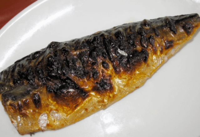 義実家で…私「魚が焦げてる…」義母「えっ？（笑）」直後⇒「いい加減にしろ！！」食卓が凍り付いたワケ…