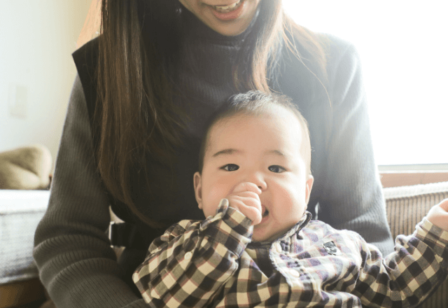 妻「なんで甥っ子を避けるの？」夫「別に…」しかし数年後⇒判明した【衝撃の理由】に妻が涙…