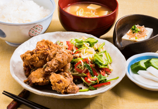 「嫁なんだから我慢して（笑）」産後の私から義母が食事を強奪！？さらに⇒隣で見ていた夫の“ゾッとする行動”に絶句…