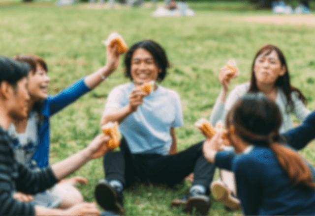 運動会で…遠くから“ヤジ”を飛ばす酔っ払い集団。先生が近づいた直後⇒集団の【驚愕の正体】に言葉を失う…