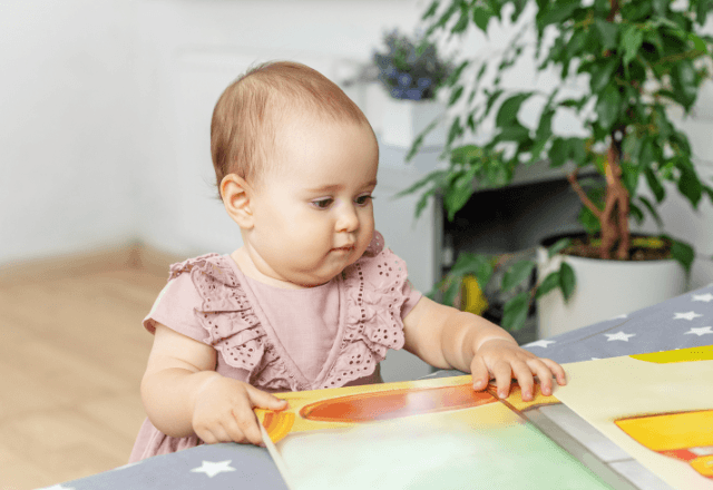 子どもが本好きになる！赤ちゃんの成長に合わせた絵本の選び方