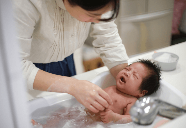 赤ちゃんの沐浴卒業はいつ？大人のお風呂移行で知るべきこと