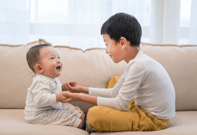 上の子に、つい「お兄ちゃんだから」と言ってしまう。その一言の重さを考えてみる。