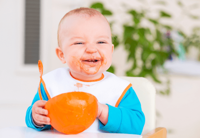 遊び食べの原因と対策｜食事を楽しい時間に