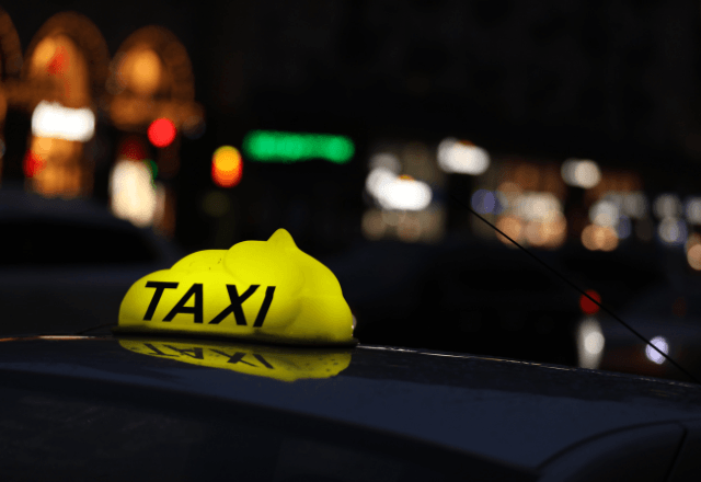 遅刻した挙句「わかりにくい」と逆ギレするタクシー運転手。直後⇒私が放った【ある一言】に思わず絶句…！？