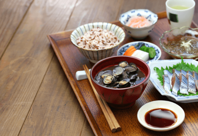 義実家の食事会で…嫁の分だけ”食事”を用意しない義家族！？直後⇒夫の【最低な発言】に…嫁「離婚します」