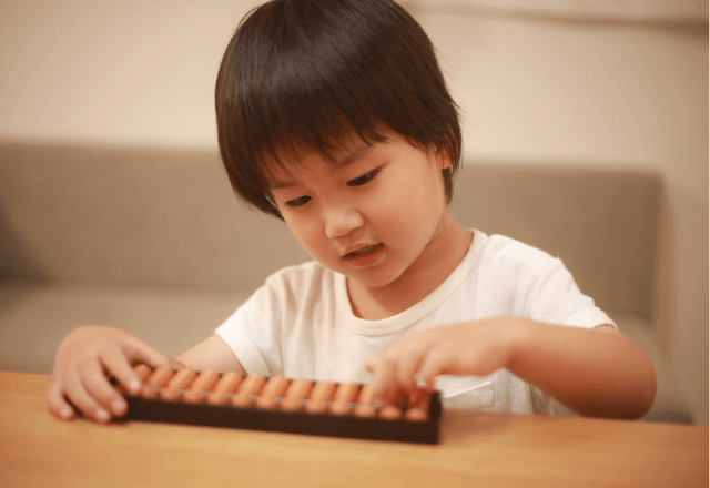 お子さまに合ったそろばん教室の選び方と費用の目安