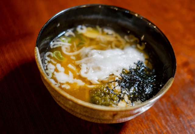 「一口なら平気（笑）」蕎麦アレルギーの嫁に強要する義母。直後⇒息子の【衝撃行動】に親族全員凍り付き…