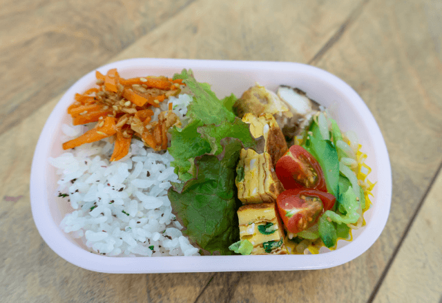 「冷食？甘えるな！」妊娠中の妻に弁当をぶちまけた夫。直後⇒「3秒ルールな」耳を疑う要求に妻戦慄…