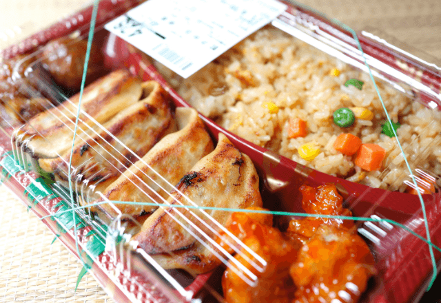 夕食時…嫁にだけ“199円の弁当”を出す同居義母。だが翌週⇒嫁「特別です！」渡した【ソレ】に義母発狂―！？