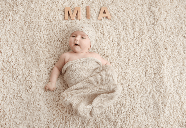 【お七夜の疑問を解消】いつまでに、誰と、どう祝う？命名式のお祝いガイド