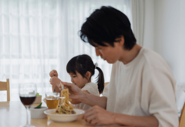 ママのお出かけ日も安心！子どもの夜ご飯を楽しく乗り切る簡単アイデア