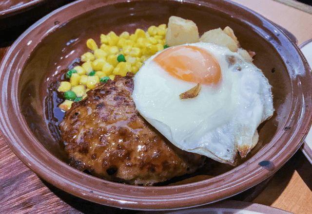 ファミレスで…男性「ハンバーグランチで」店員「はい」しかし数分後⇒男性「警察呼んでやる！」驚愕の展開に…