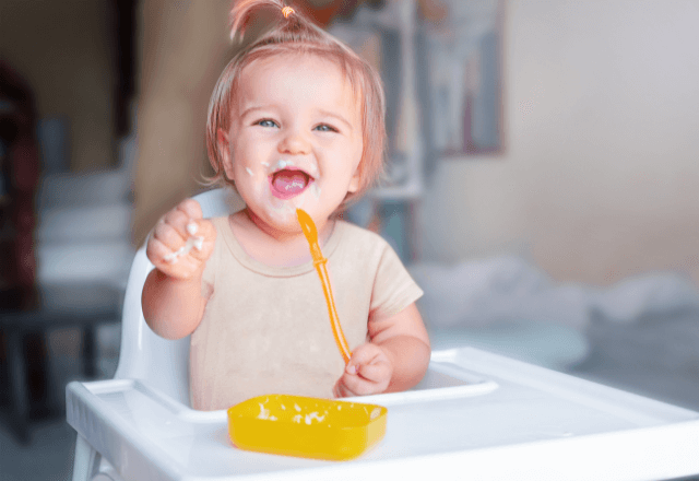 食事のストレス軽減！子どもの食べこぼし防止グッズ4選