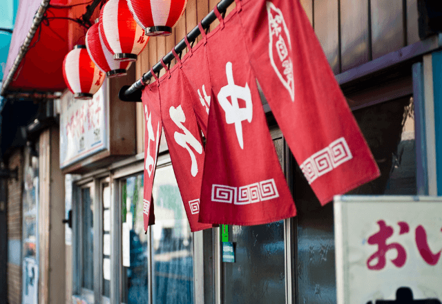 ラーメン屋で…財布を忘れた男性に【千円】立て替えた私。数日後⇒予想外すぎる【特大の恩返し】に歓喜─！？