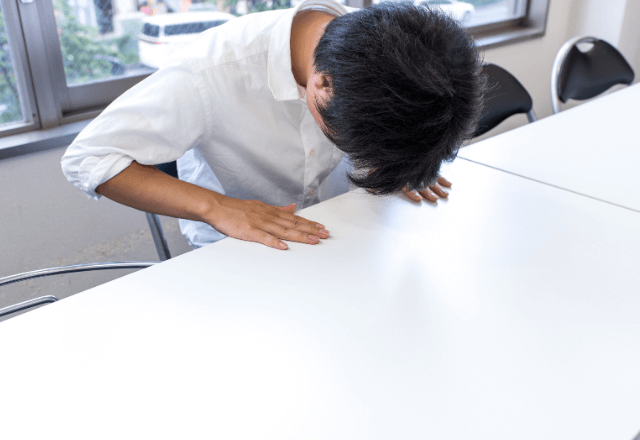 『このミス、お前だろ？』若手を怒鳴るパワハラ上司。直後⇒部下「本当は…」まさかの指摘に空気が一変して…