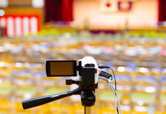 入学式で…夫「ビデオ撮れた？」私「バッチリ」だが帰宅後⇒画面に現れた【衝撃の光景】に家族全員「は…？」