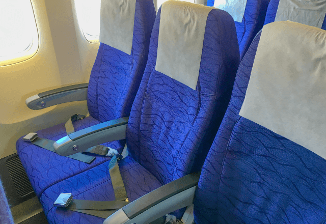 飛行機で…私「そこ、私の席です」男性「僕の席だ！」譲らぬ態度に困惑した瞬間⇒現れた救世主に空気が一変―！？