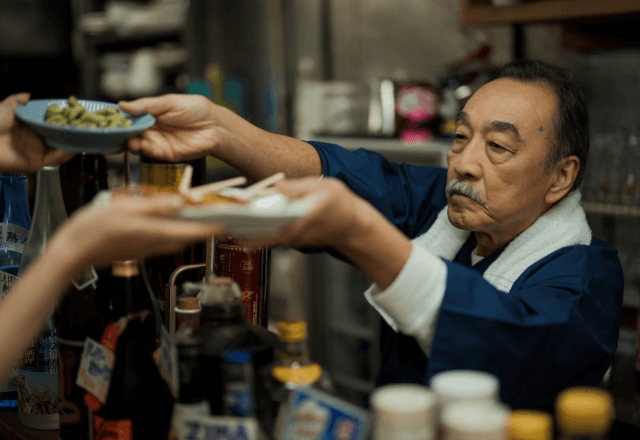居酒屋で…酔っ払いに絡まれた店長「表に出ろ！」直後⇒スタッフが“羽交い絞め”する異常事態に―！？