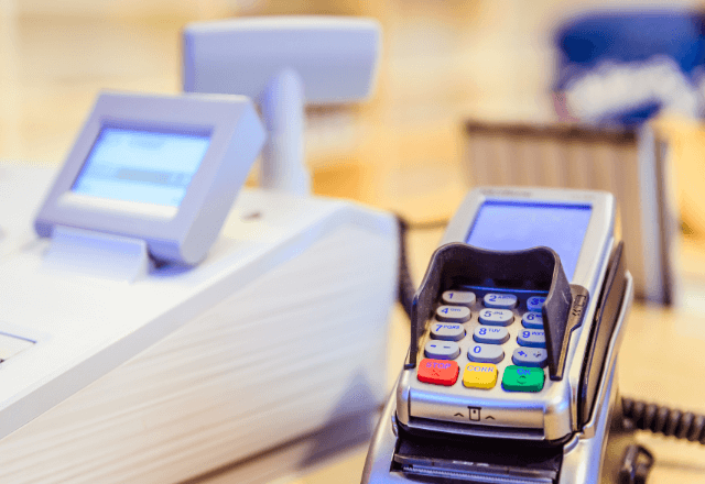 ファミレスで…客「えっこれお金払うの？」店員「注文してますし…」直後⇒客「だって…」【まさかの一言】に「え？」