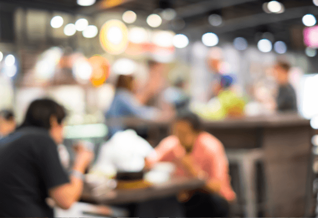 フードコートで…「何やってんだよ！遅えよ！」店員を怒鳴った直後⇒「ねぇパパ！」幼児の一言に顔面真っ赤…！