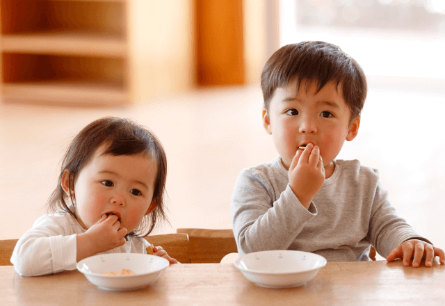乳幼児の窒息事故を防ぐために知っておくべき食べ物