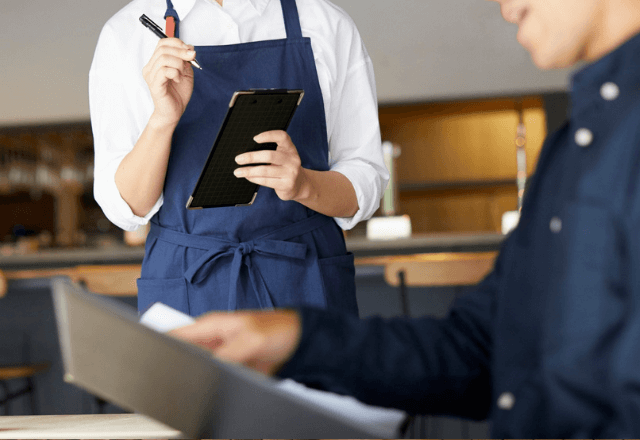 アルバイト先で…男性客「このお店のおすすめは？」私「えっと…」直後⇒【店内騒然】になったワケ…