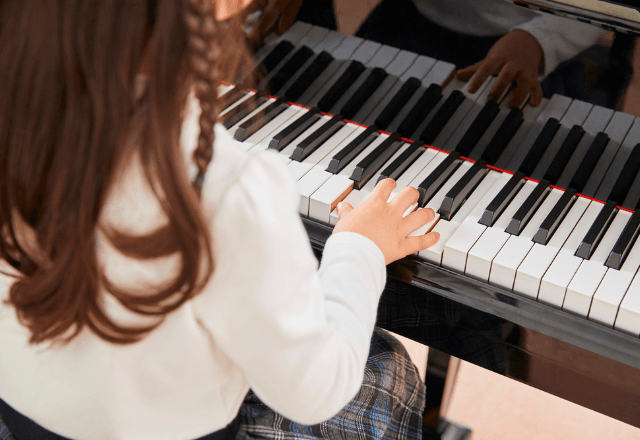 脳の発達にもいい影響が！ピアノ教室のおすすめ年齢と失敗しない選び方
