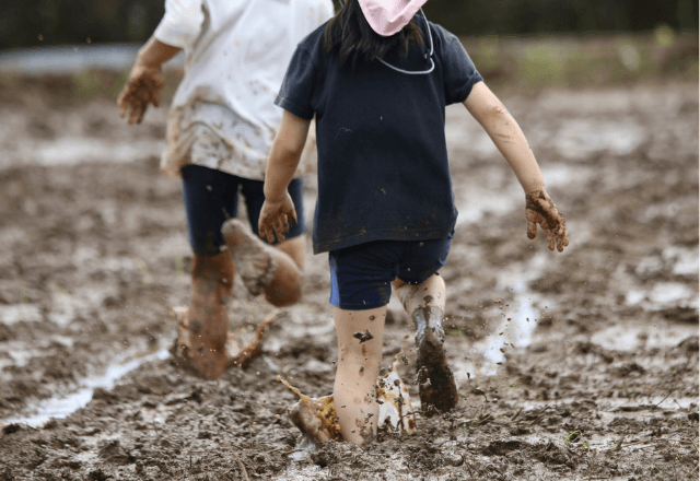 泥汚れも怖くない！アイテム別の上手な洗濯テクニックを紹介