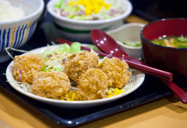 定食屋で…客「唐揚げ定食で」店員「はい」だが次の瞬間⇒「トッピングは…」“前代未聞の要求”に店員絶句…