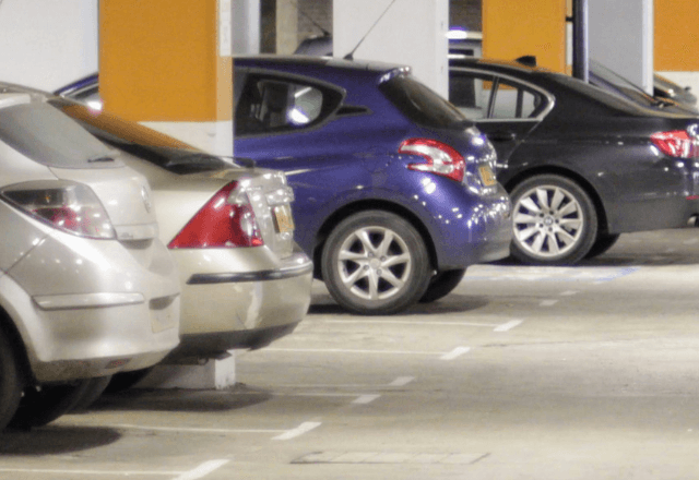 買い物の帰りで…「え、何この車」自宅の駐車場に無断駐車が…直後⇒現れた＜車の持ち主＞に「うそでしょ…」