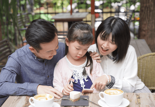 おやこでカフェを満喫！お店選びのコツと快適に過ごすポイント