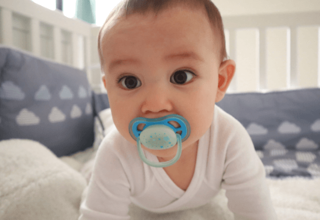 おしゃぶりの効果と注意点！いつからいつまで使うべき？