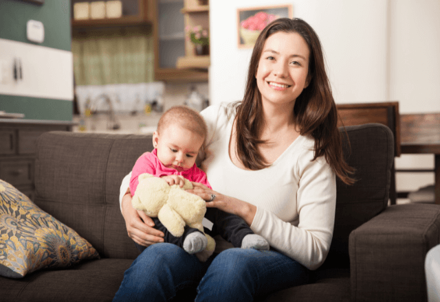 夜も安心！ベビーシッターの夜間利用のコツと気になる料金相場