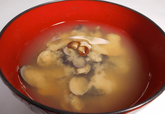 「まずい味噌汁を作ってごめんなさい…」新婚当初、手料理を捨てた夫。だが1年後⇒“高熱で寝込む夫”に妻が…