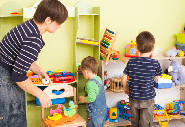 子どもが自分でお片付け！いつから始める？習慣化を助ける収納とコツを解説