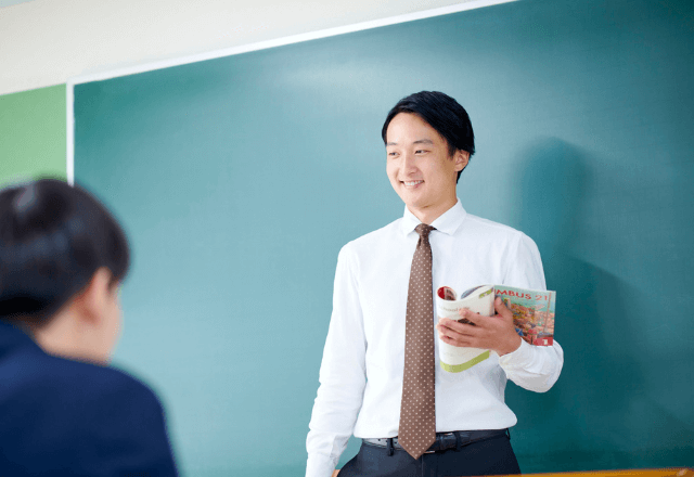 平日に学校休んで旅行、先生たちはどう思ってる？元小学校教諭のホンネ