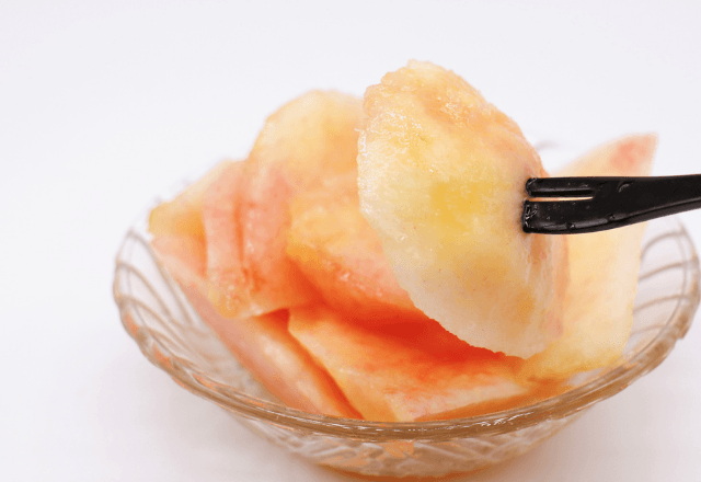 私を嫌う義母「桃好きよね？（笑）」私「苦手です」だが出し続けるので⇒「美味しい！」と喜んでみた結果…