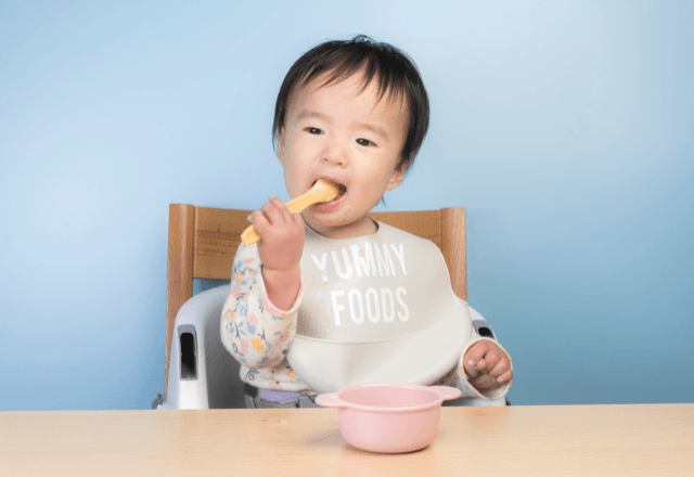 離乳食初期からトマトを！おやこで楽しむコツと注意点