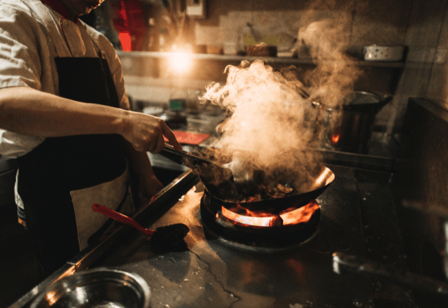 飲食店で…「ちょっと待ってて！」と言われた私。数十分後⇒店主が放った【理不尽すぎる要求】に絶句…