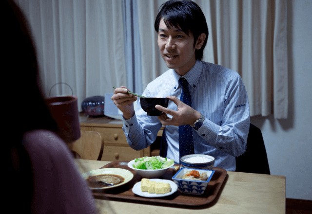 夫「俺の金で食う飯はうまい？」私「今の録音、使うね」スマホを見せた直後⇒夫が“膝から崩れ落ちた”ワケ…