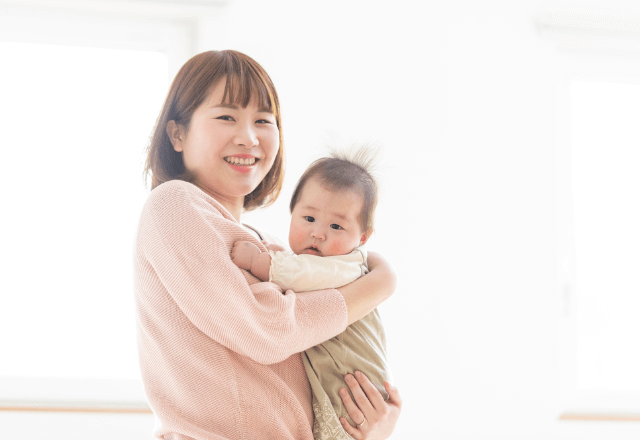 縦抱きのコツと注意点|首すわり前でも安全にスキンシップ